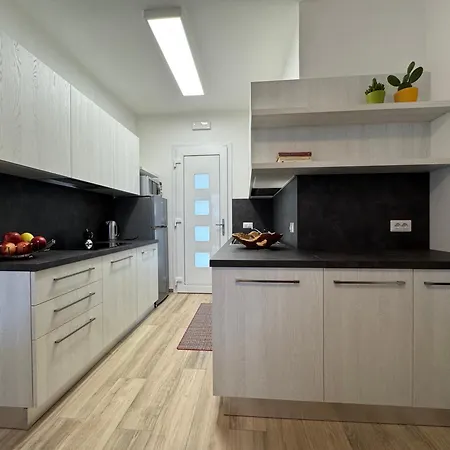 Castore דירה ביביונה